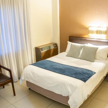 Elgro Hotel Potchefstroom Bagian luar foto