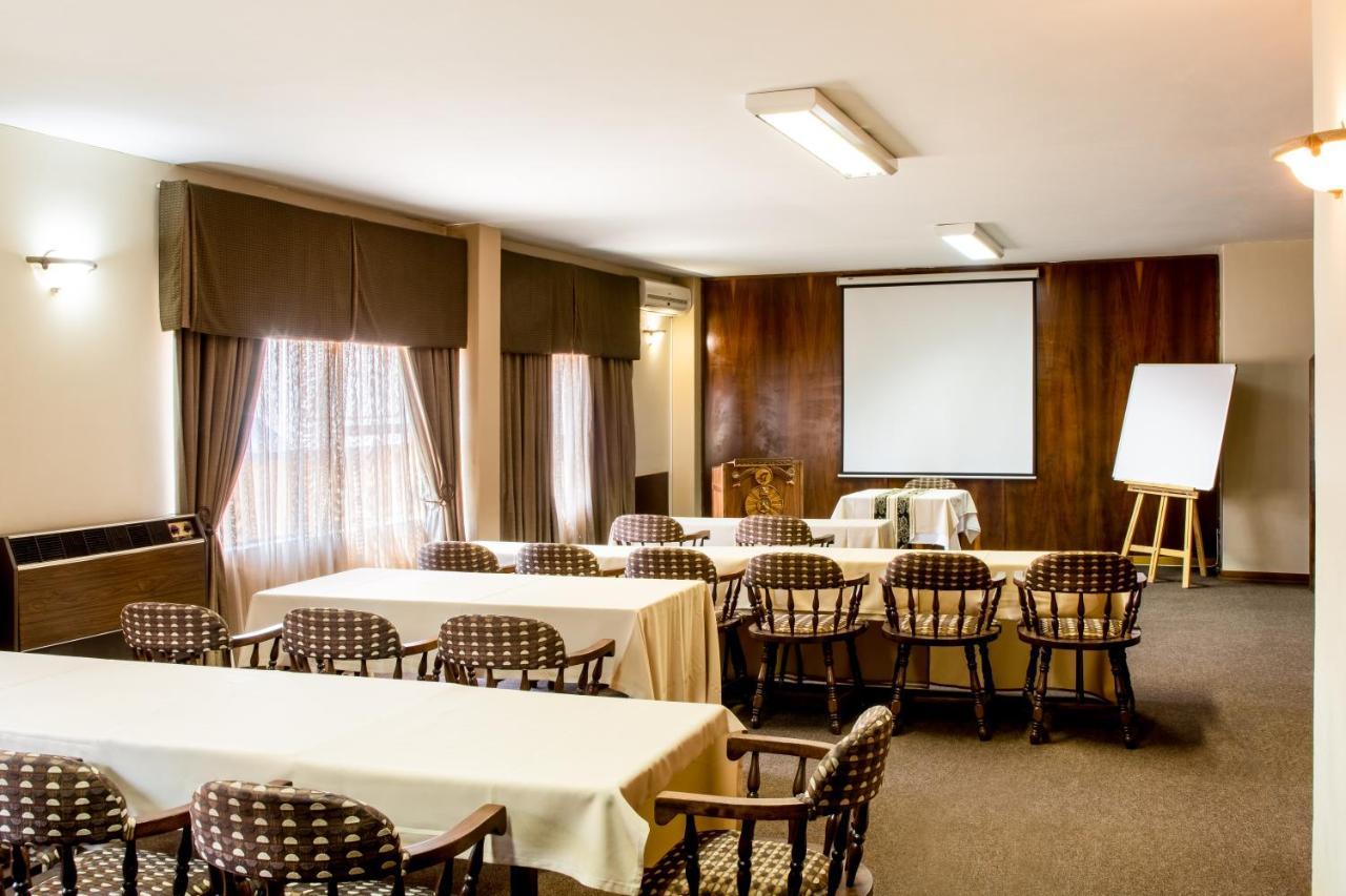 Elgro Hotel Potchefstroom Bagian luar foto