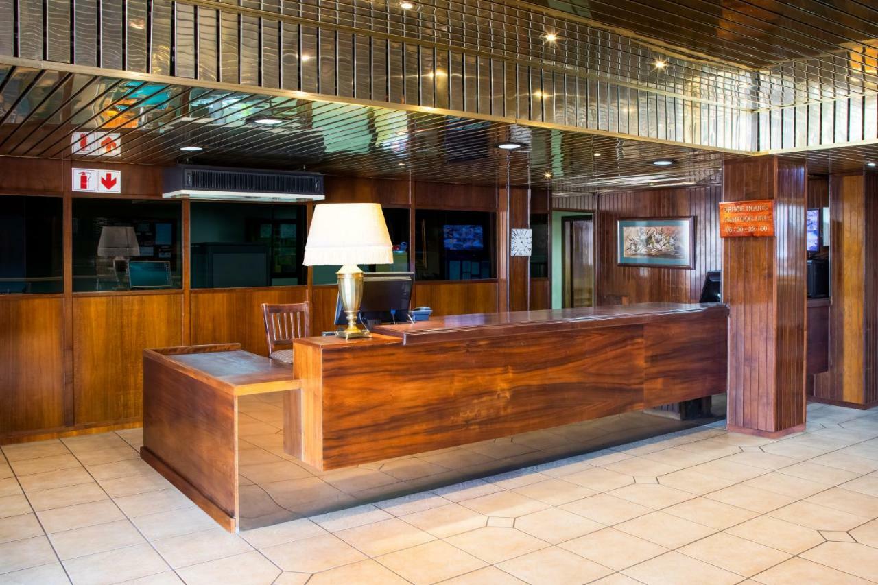 Elgro Hotel Potchefstroom Bagian luar foto